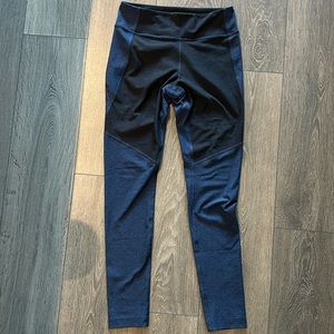 Outdoor Voices Black and Navy Leggings Size M